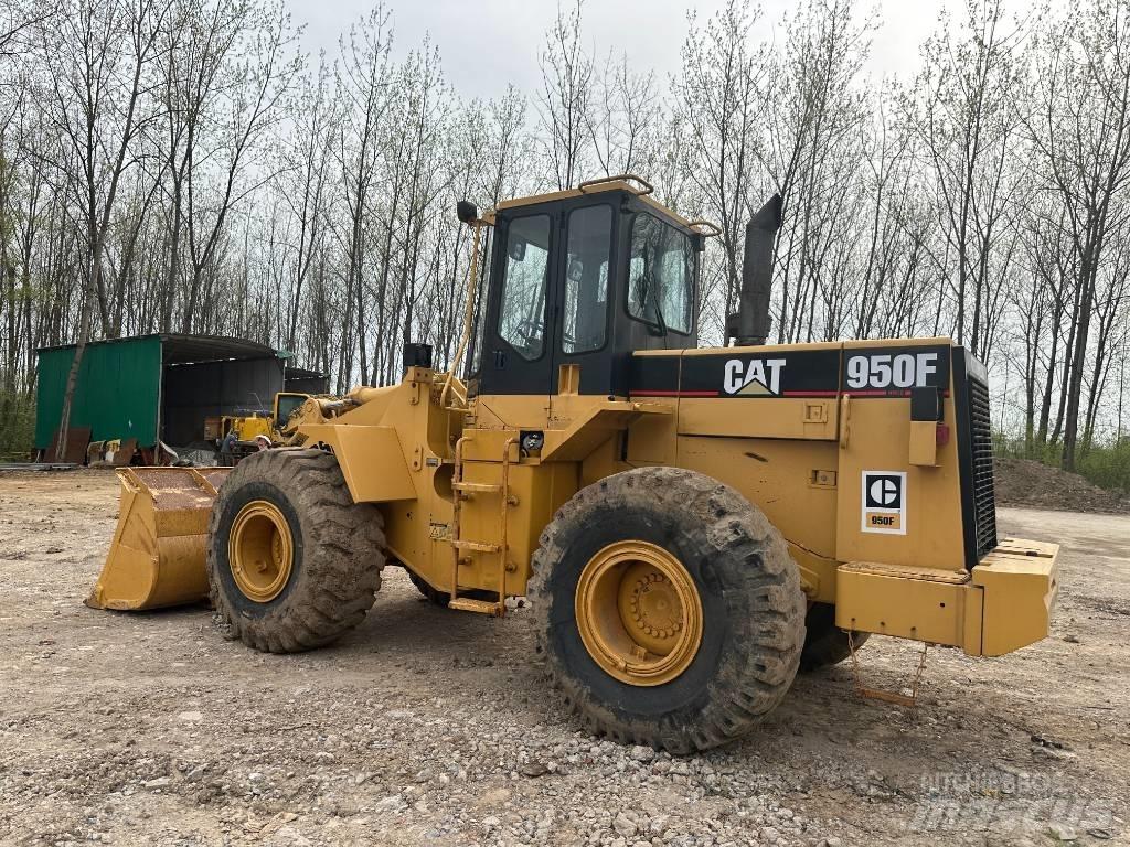 CAT 950F Iekrāvēji uz riteņiem