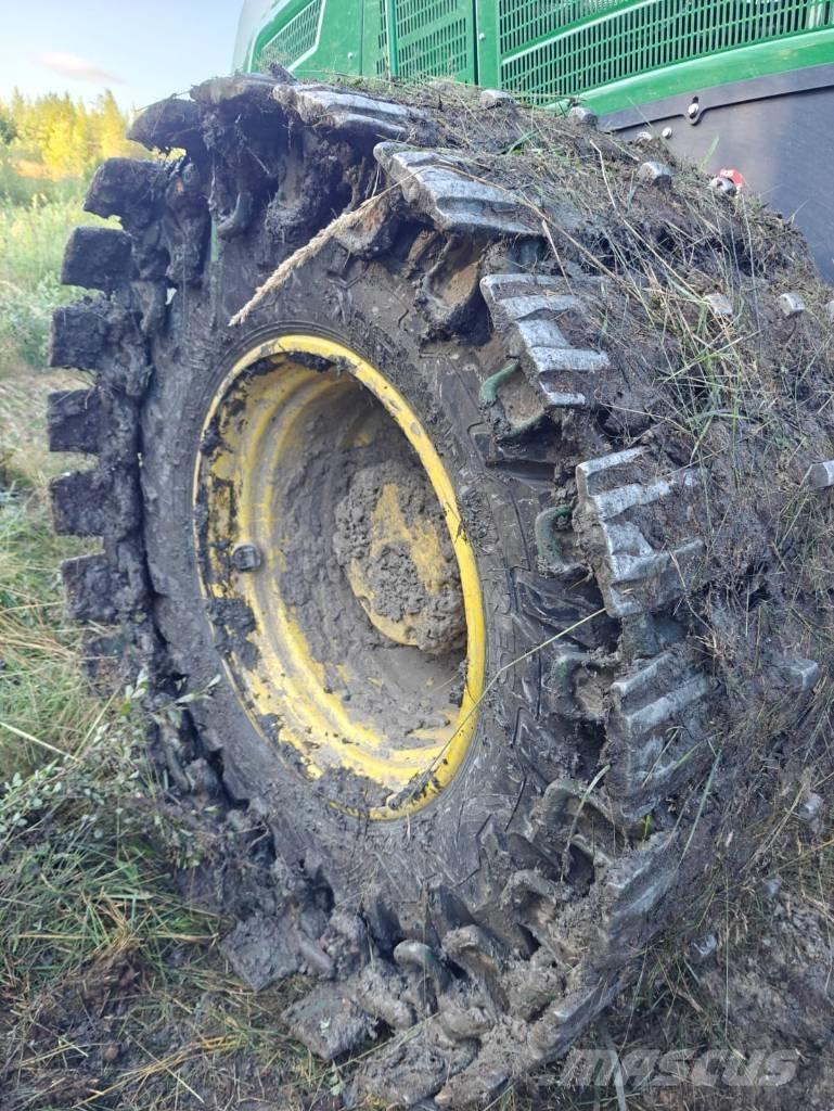 John Deere 1270 G Harvesteri