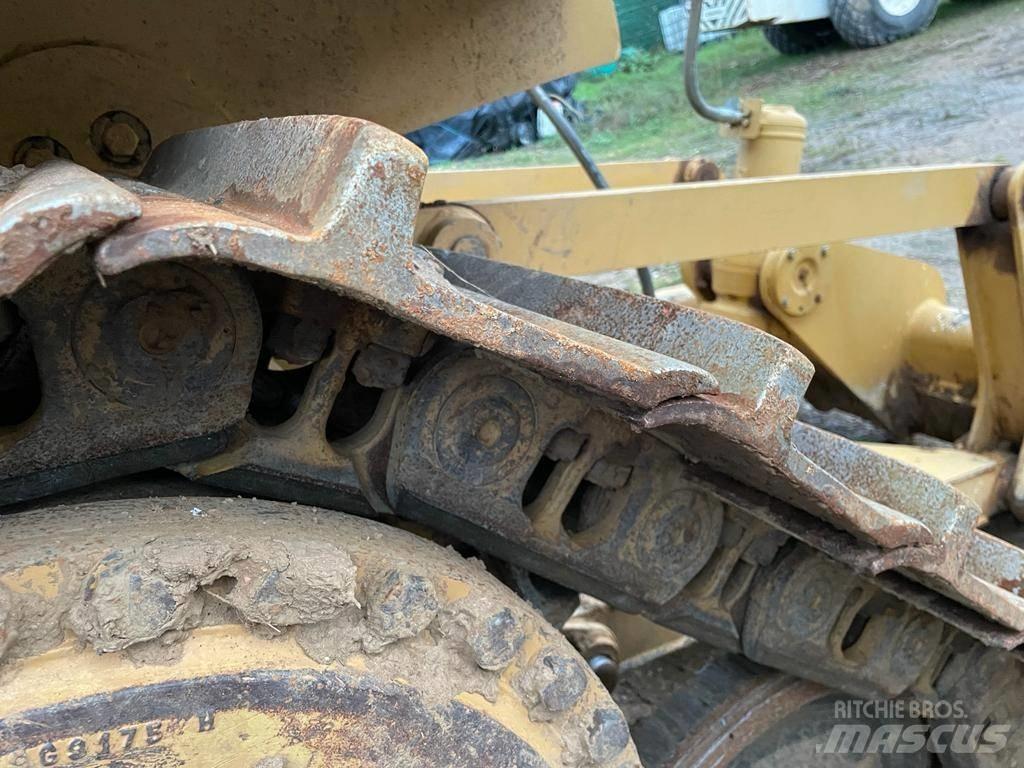 CAT D 6 T XL Kāpurķēžu buldozeri