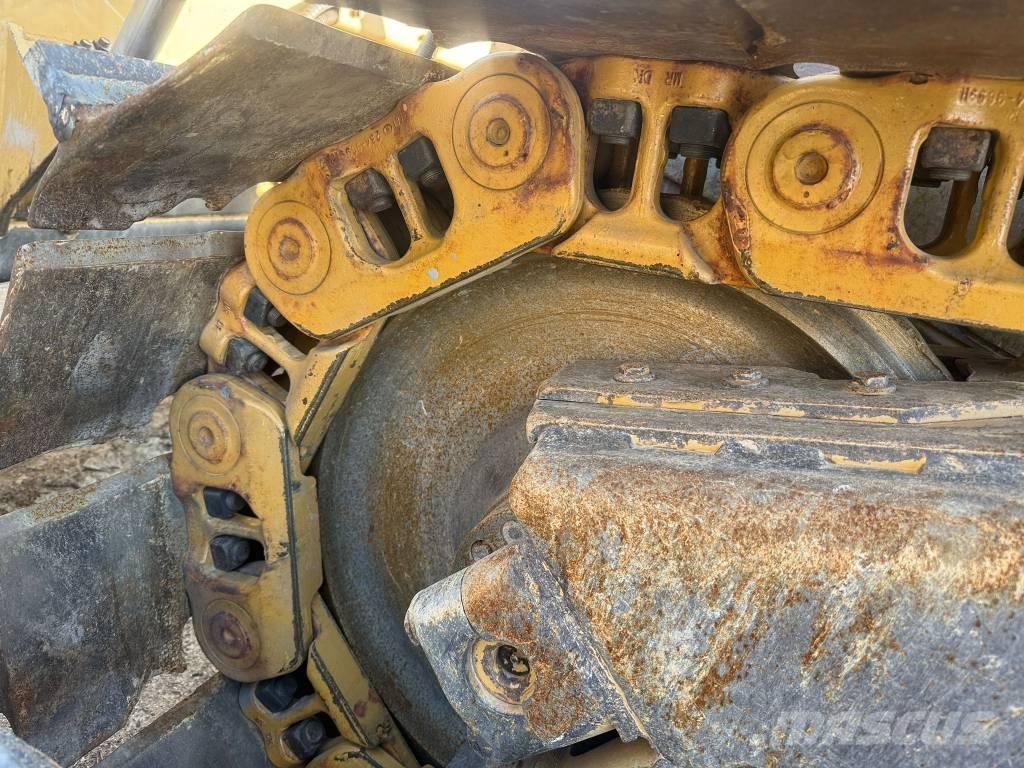 CAT D 6 T XL Kāpurķēžu buldozeri