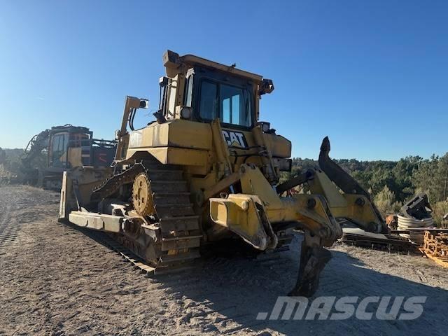 CAT D 6 T XL Kāpurķēžu buldozeri