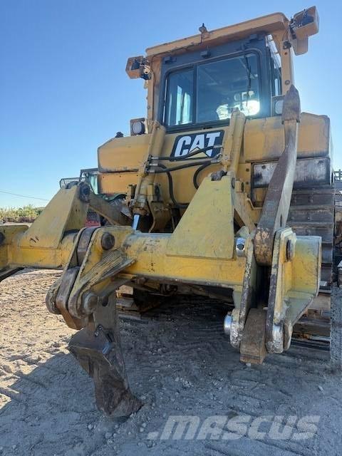 CAT D 6 T XL Kāpurķēžu buldozeri