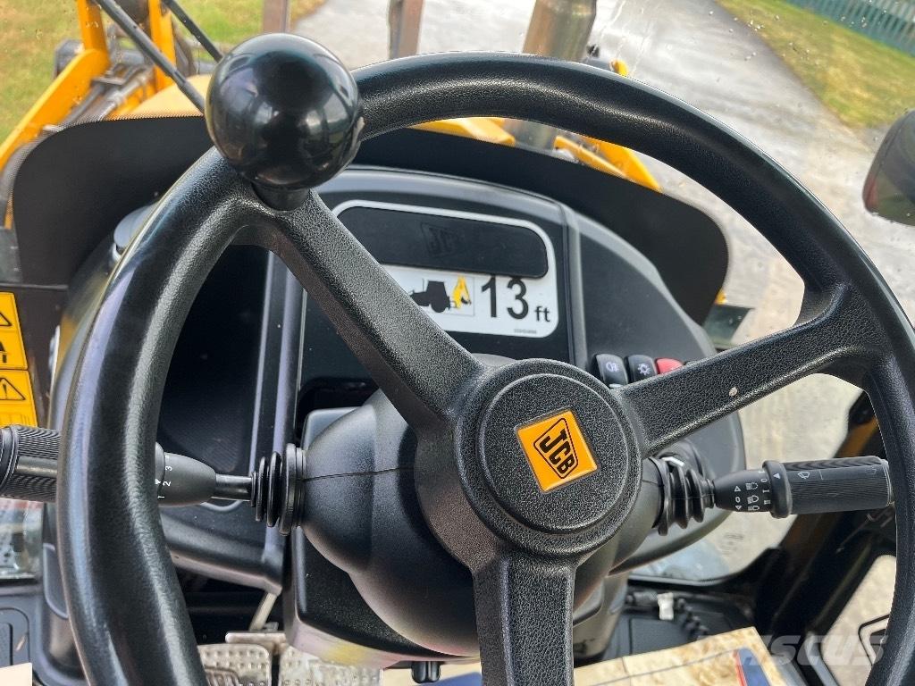 JCB 3CX Ekskavatori-iekrāvēji