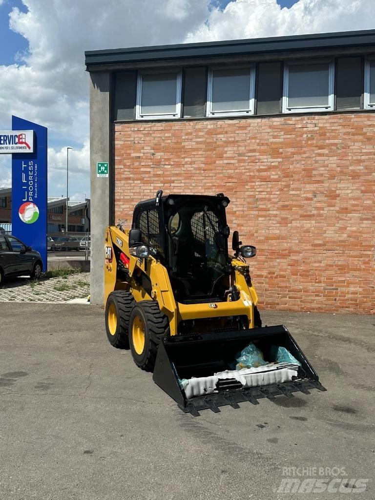CAT 226D3 Lietoti riteņu kompaktiekrāvēji