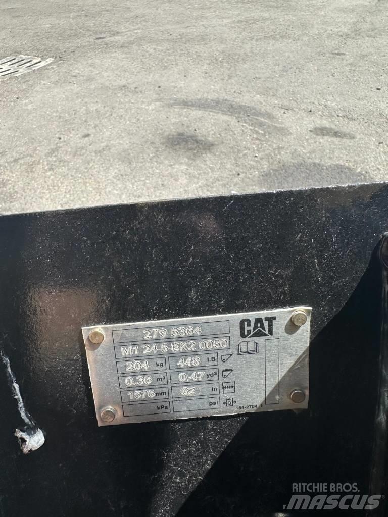 CAT 226D3 Lietoti riteņu kompaktiekrāvēji