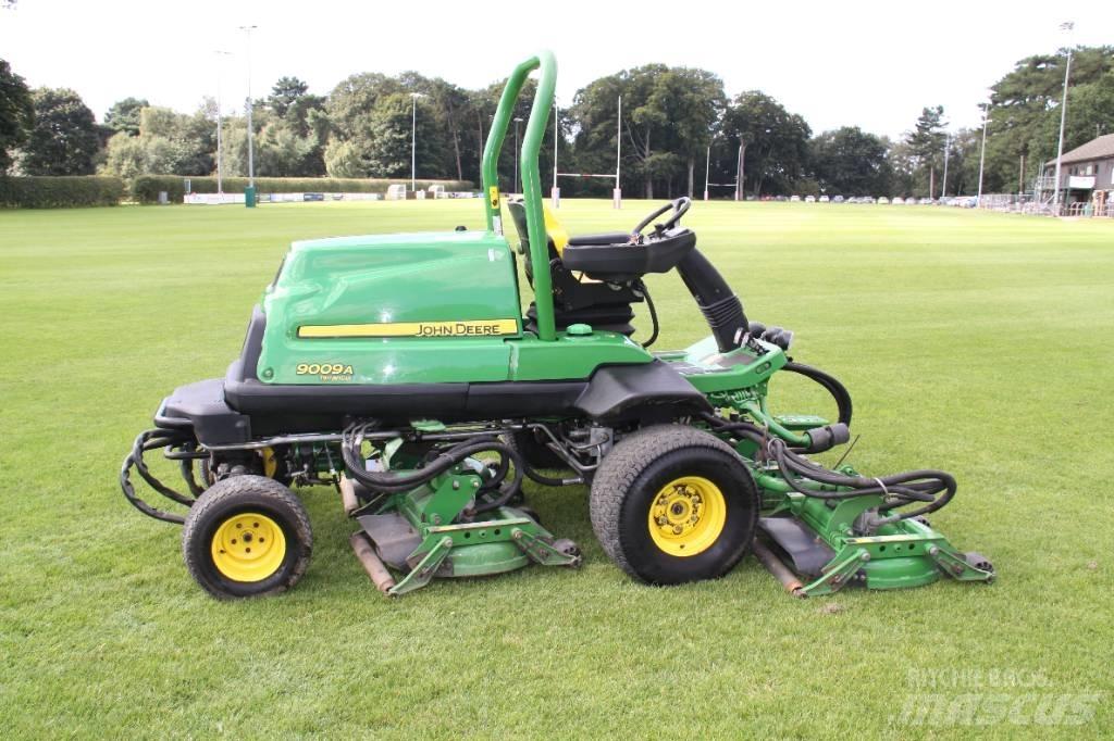 John Deere 9009A Mauriņa traktors