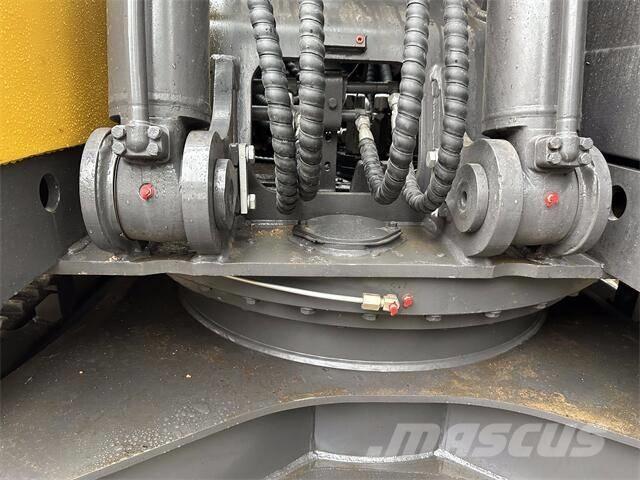 Volvo EC240 Kāpurķēžu ekskavatori