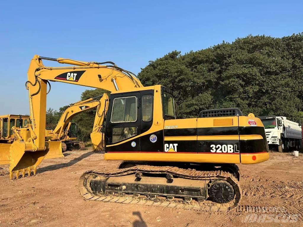 CAT 320 B Kāpurķēžu ekskavatori