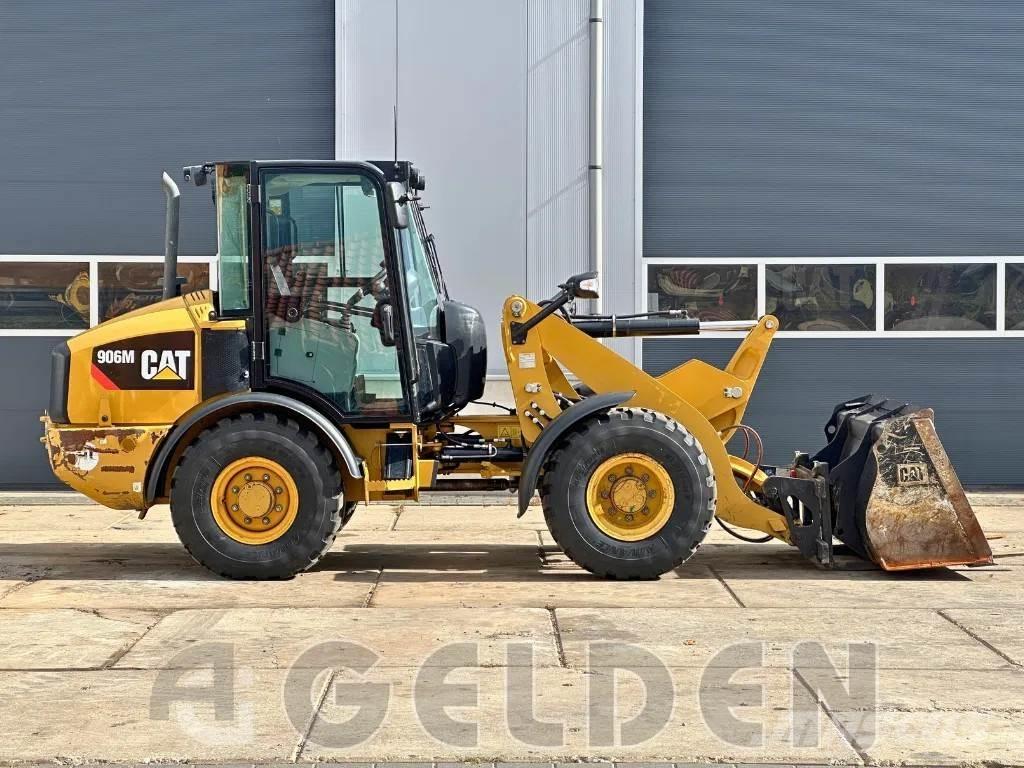 CAT 906M - NEW TYRES Iekrāvēji uz riteņiem