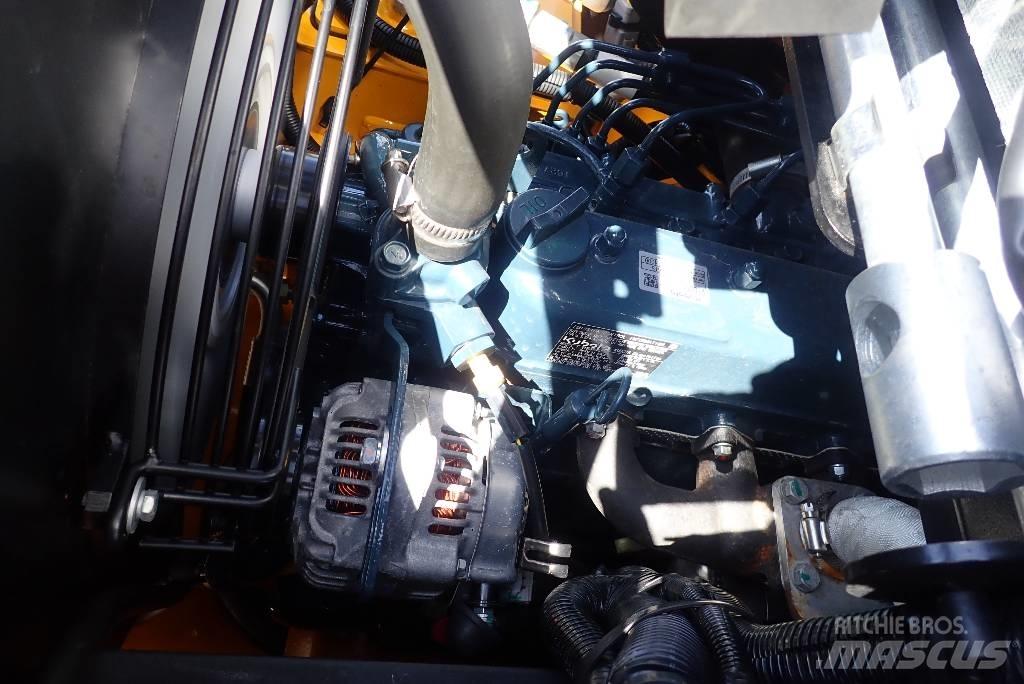 JCB 403 Multifunkcionālie iekrāvēji