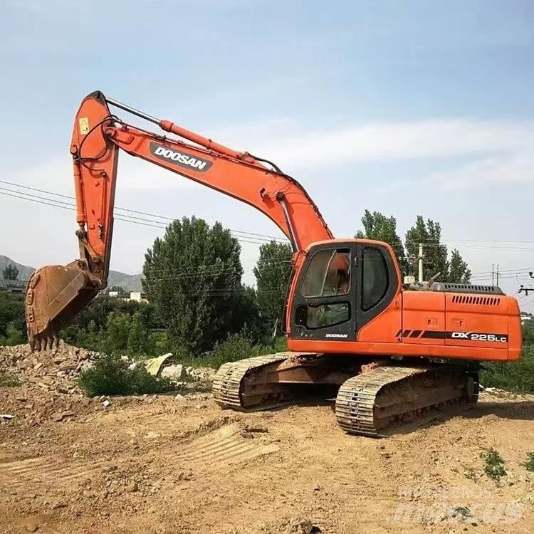 Doosan DX 225 LC-9C Kāpurķēžu ekskavatori