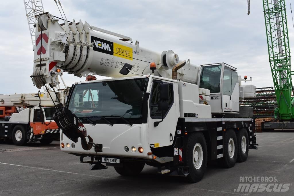 Liebherr LTM1055-3.2 Visurgājēji celtņi