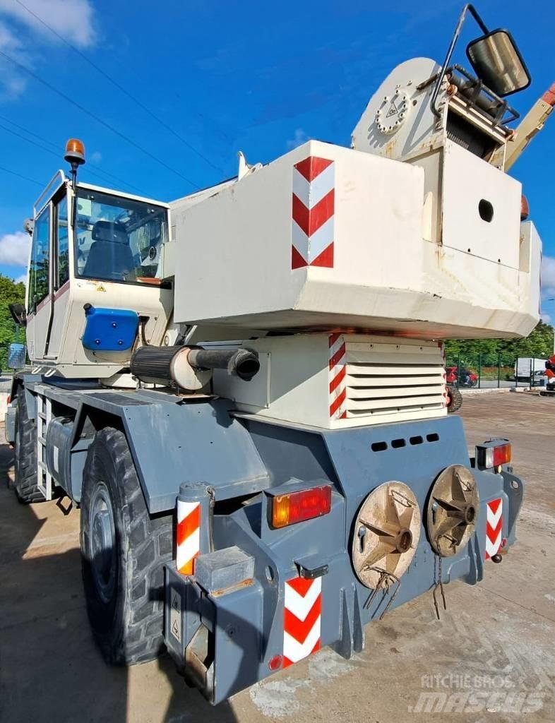 Terex RC45 Celtņi nelīdzenām virsmām