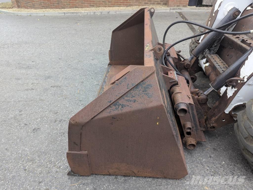 Bobcat TIPTOE BUCKET Kausi