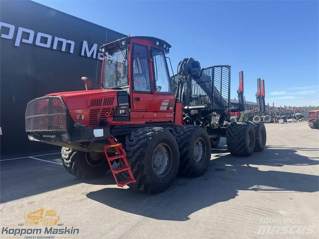 Komatsu 895 Forvarderi