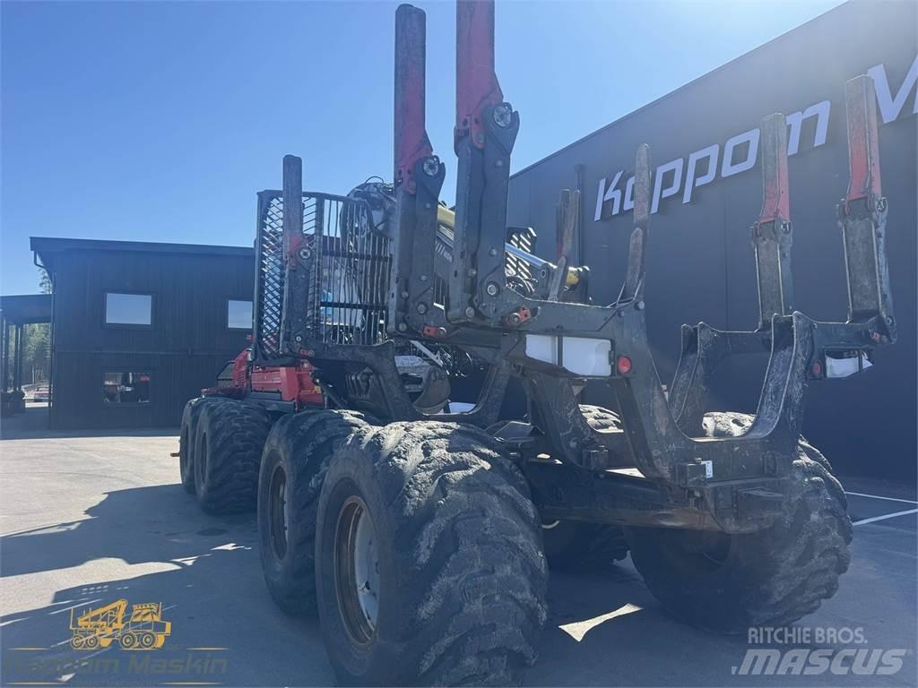 Komatsu 895 Forvarderi