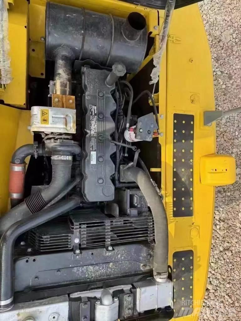 Komatsu PC 200 Kāpurķēžu ekskavatori