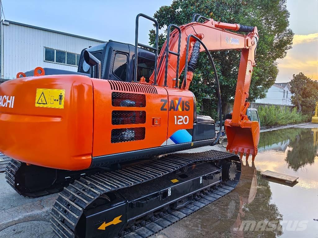 Hitachi ZX 120 Kāpurķēžu ekskavatori