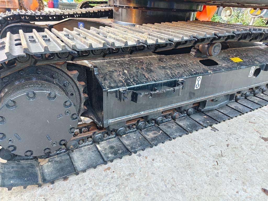 Hitachi ZX 120 Kāpurķēžu ekskavatori