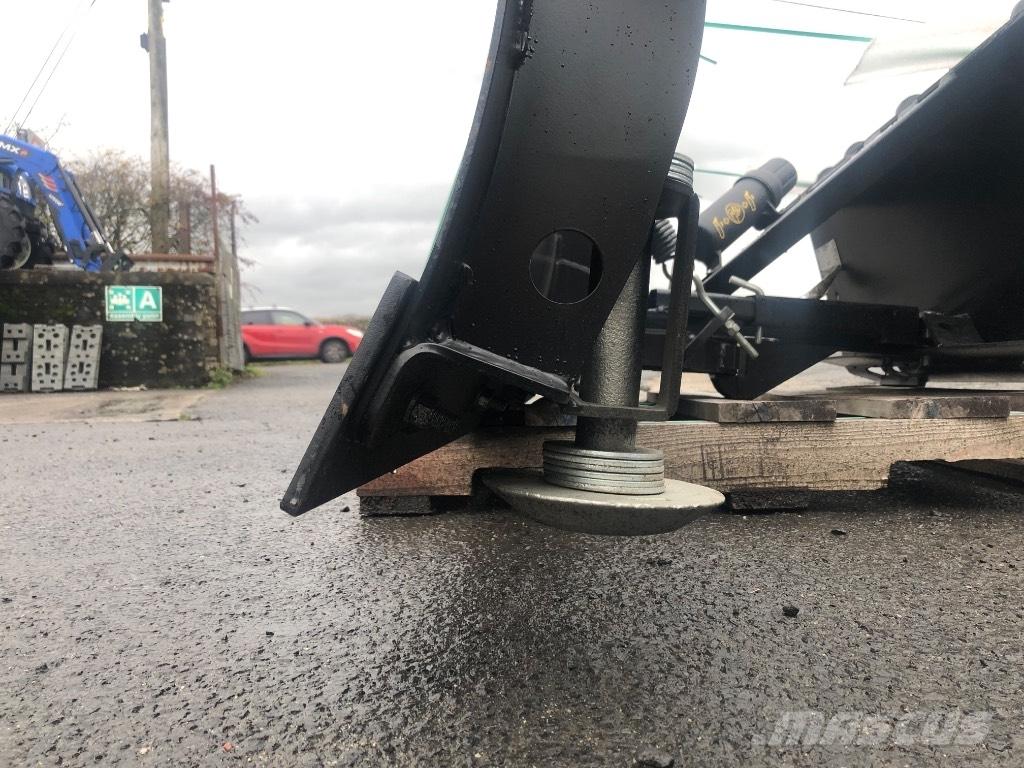 JCB Snow Plough Grāvju arkli