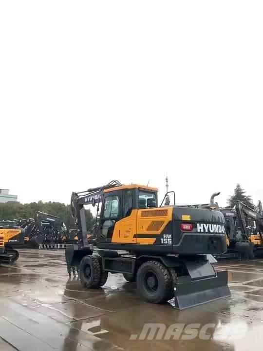 Hyundai HW 155 Kāpurķēžu ekskavatori