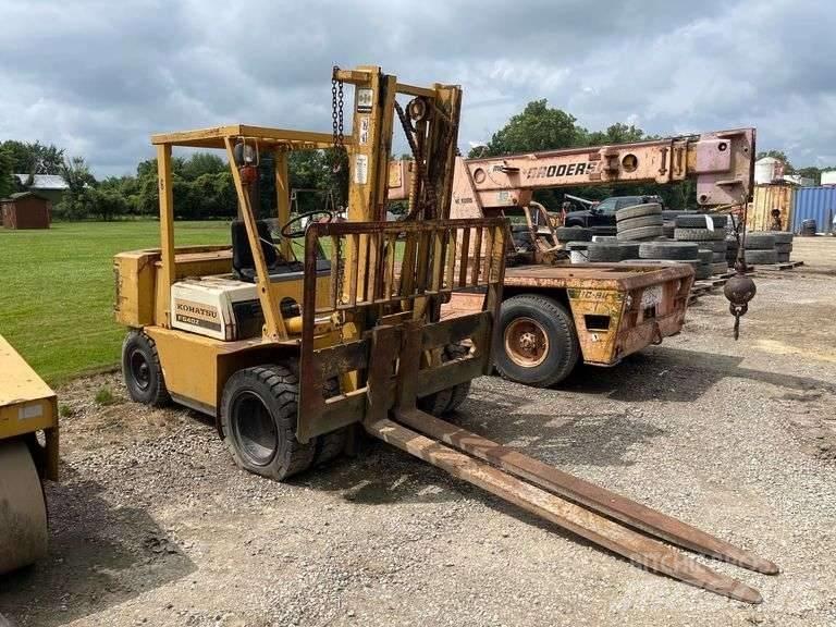 Komatsu FG 40ZT-4 Autokrāvēji - citi