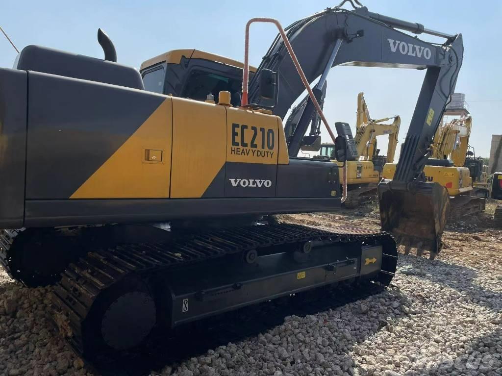Volvo 210 Kāpurķēžu ekskavatori