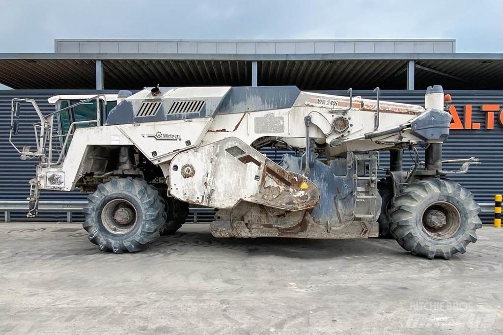 Wirtgen WR 240 Asfalta savācējs