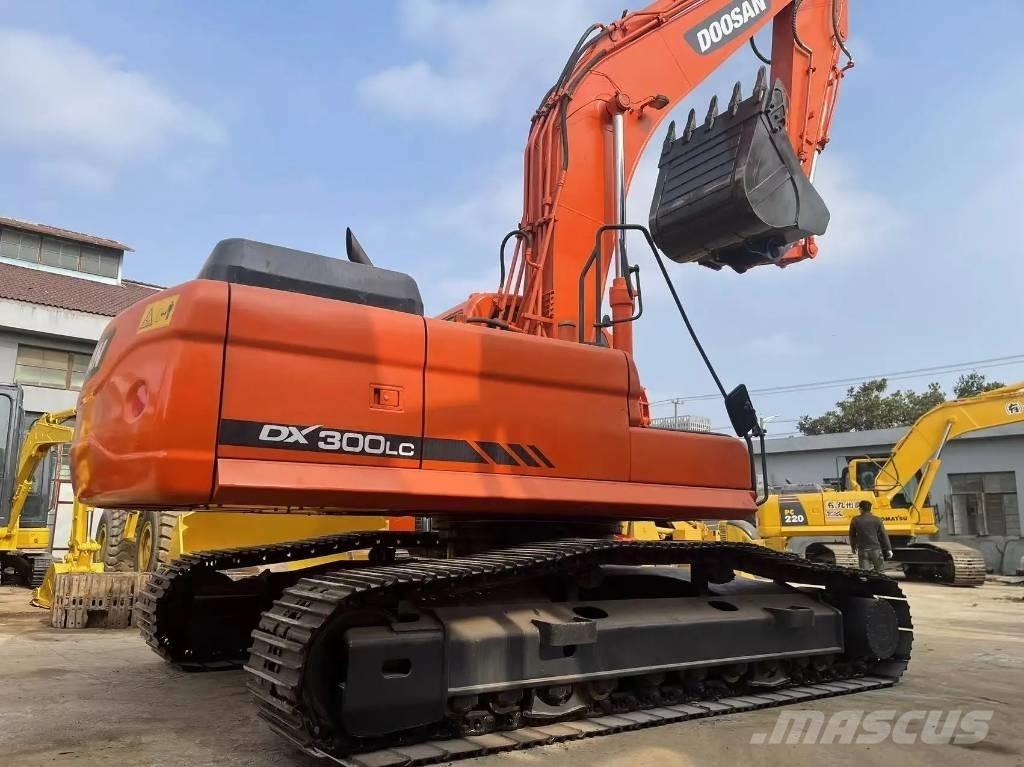 Doosan DX300LC Kāpurķēžu ekskavatori