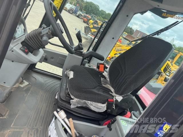 Yanmar V 80-5 Iekrāvēji uz riteņiem