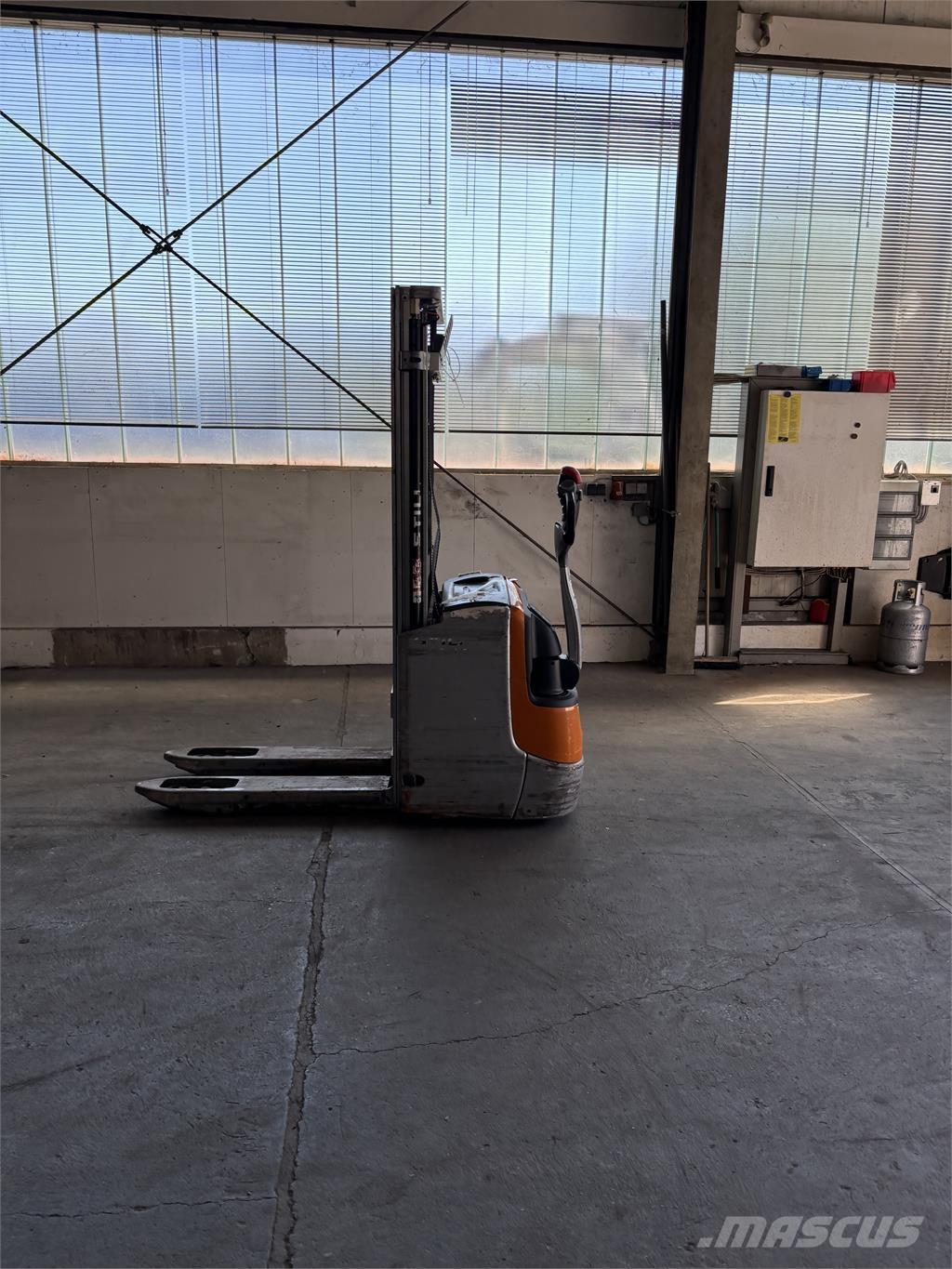 Still EXV 12i Pašgājēji krautnētāji