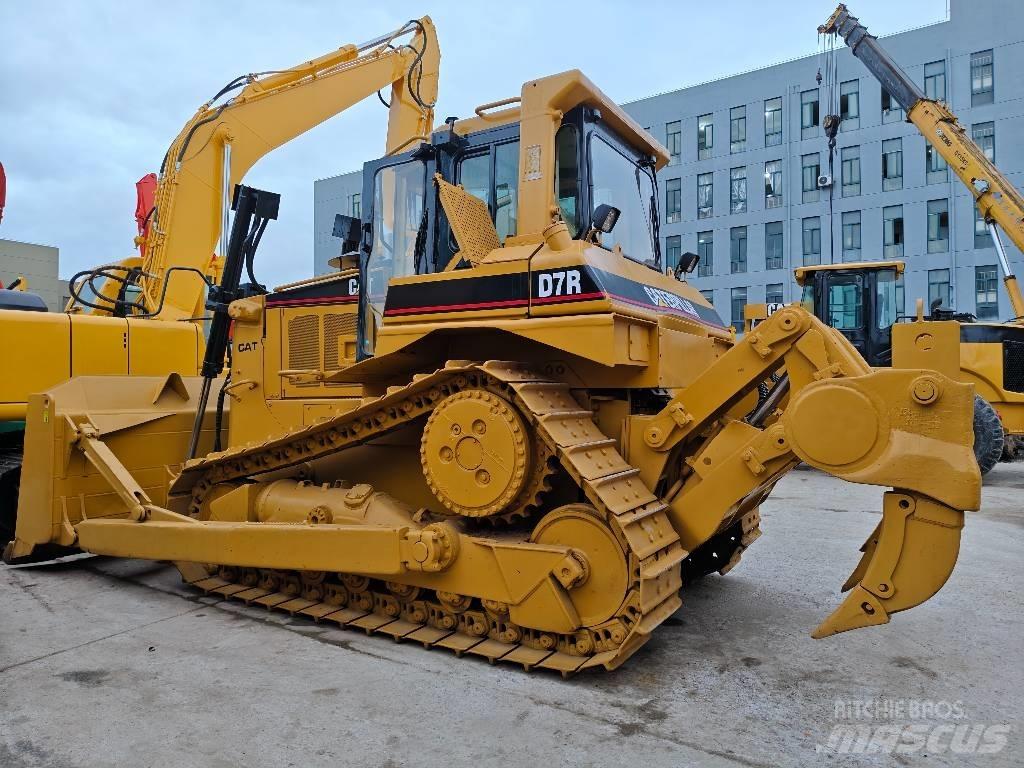 CAT D 7 R Kāpurķēžu buldozeri