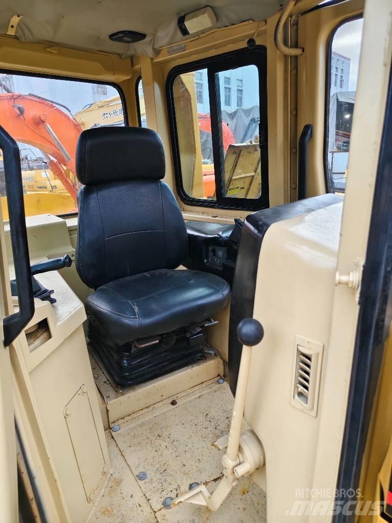 CAT D 7 R Kāpurķēžu buldozeri