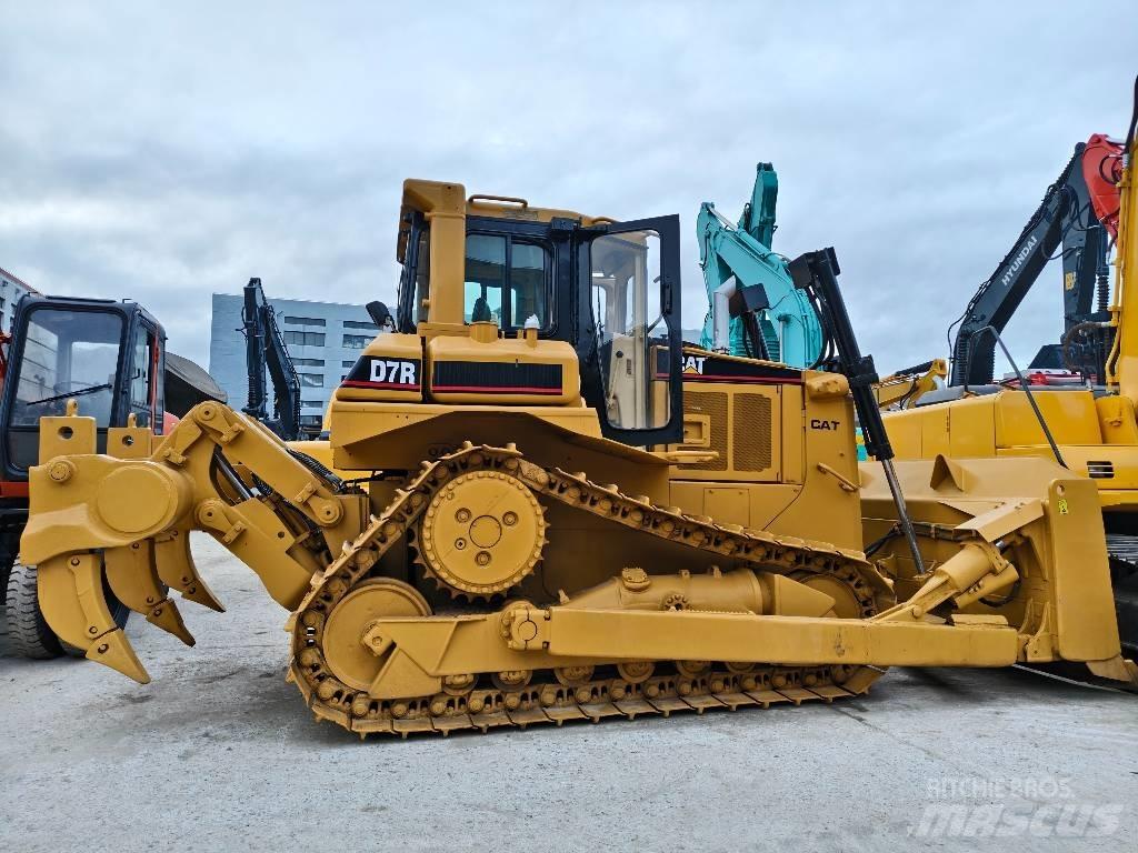 CAT D 7 R Kāpurķēžu buldozeri
