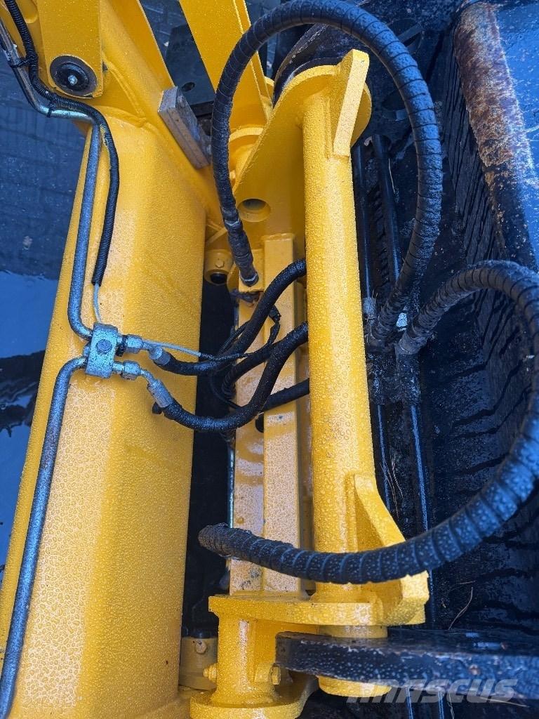 JCB 3CX compact Ekskavatori-iekrāvēji