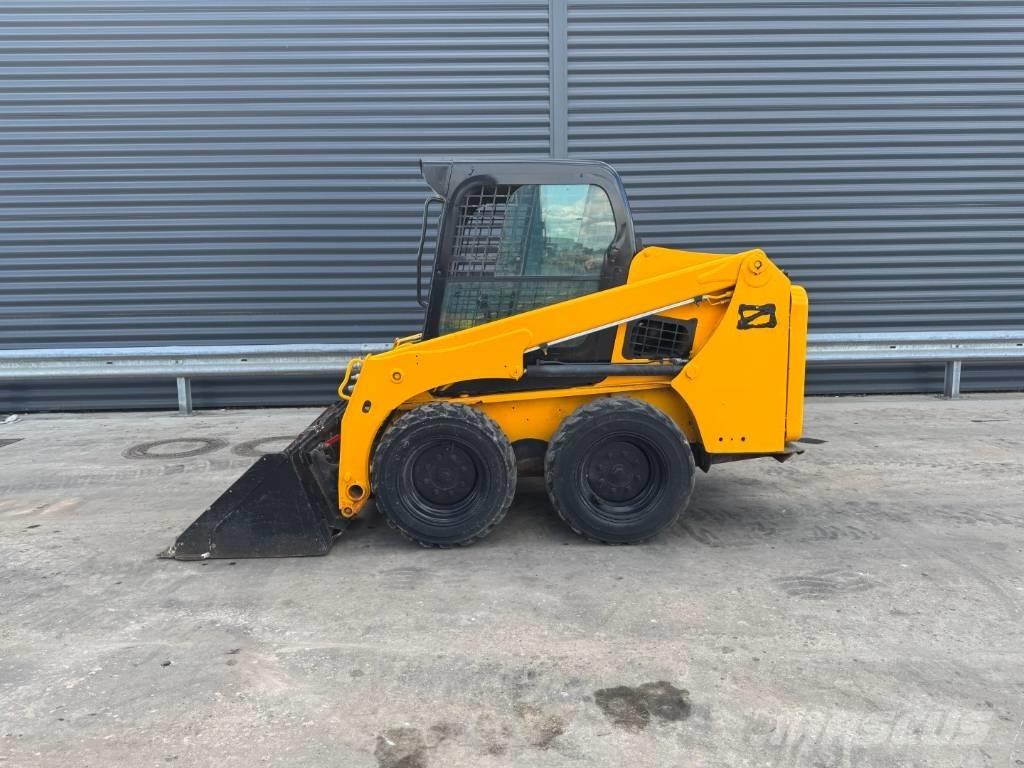 Bobcat S 450 Lietoti riteņu kompaktiekrāvēji
