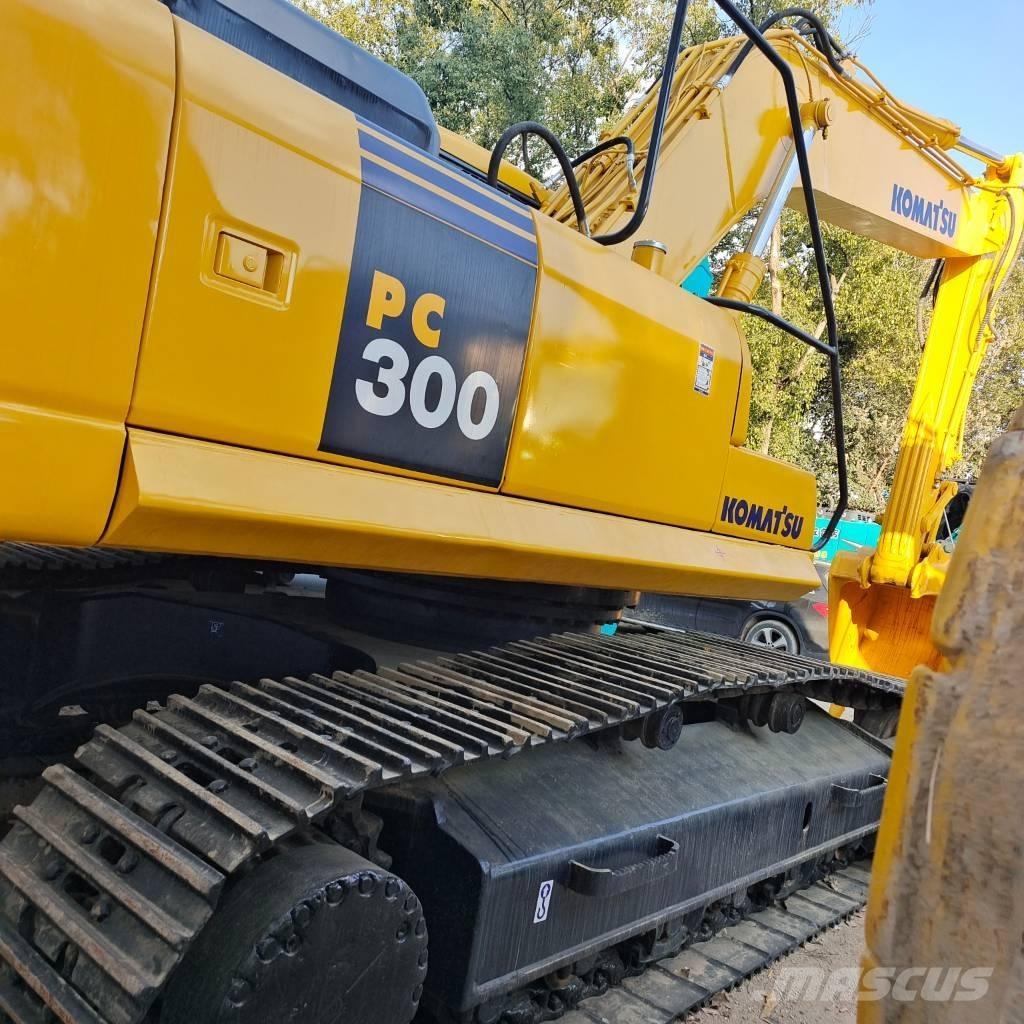 Komatsu PC 300 Kāpurķēžu ekskavatori