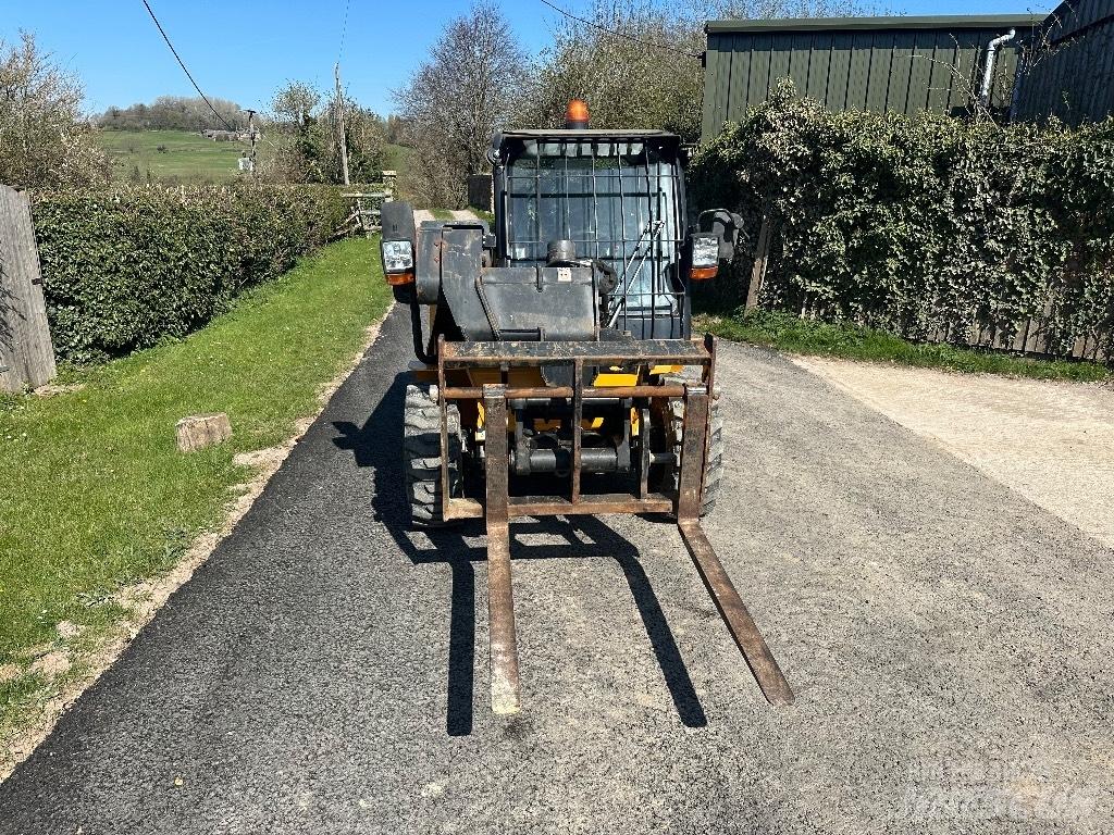 JCB 520-40 Teleskopiskie manipulatori