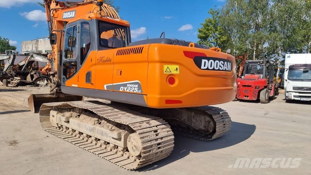 Doosan DX 225 Kāpurķēžu ekskavatori