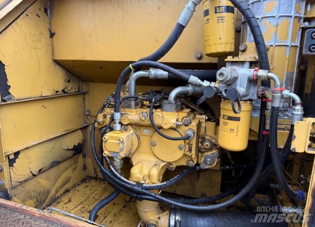CAT 320 C Kāpurķēžu ekskavatori