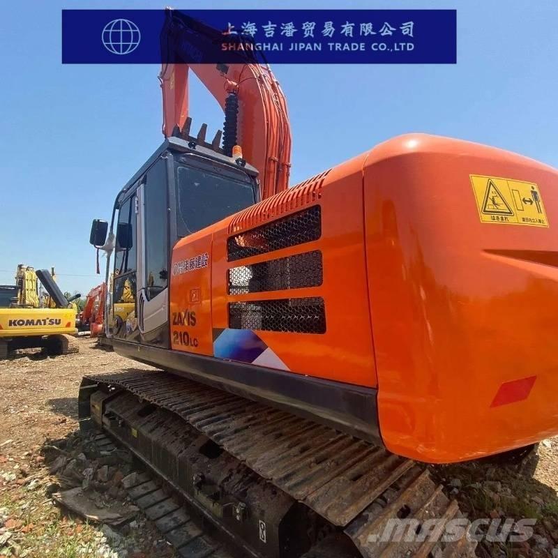 Hitachi ZX 210 Kāpurķēžu ekskavatori