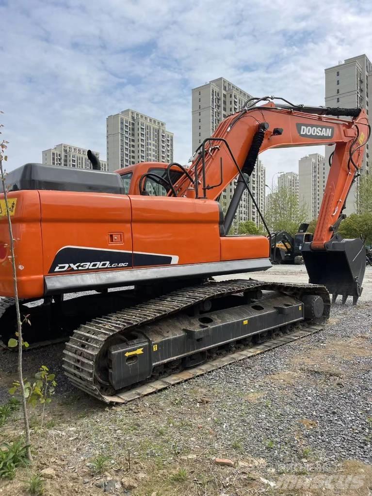Doosan DX 300 LC Kāpurķēžu ekskavatori