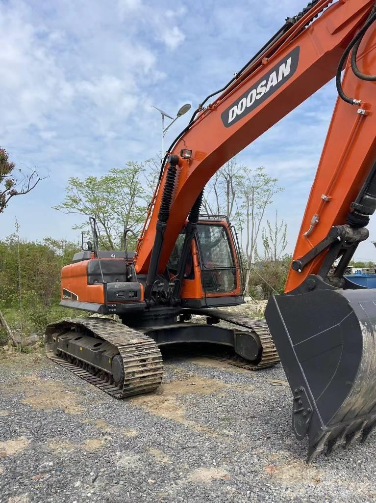 Doosan DX 300 LC Kāpurķēžu ekskavatori