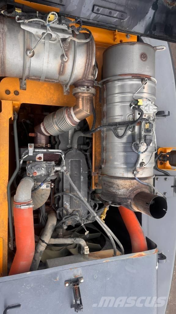 Hyundai HW 180 Ekskavatori uz riteņiem