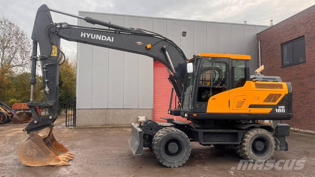 Hyundai HW 180 Ekskavatori uz riteņiem