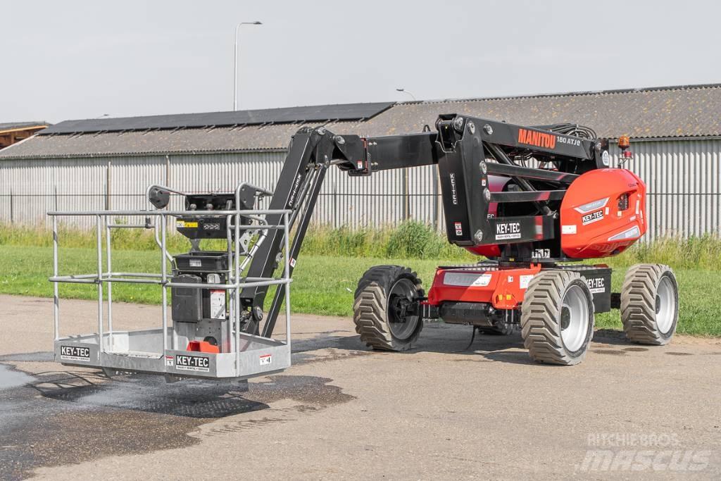 Manitou 180 ATJ e Strēles pacēlāji