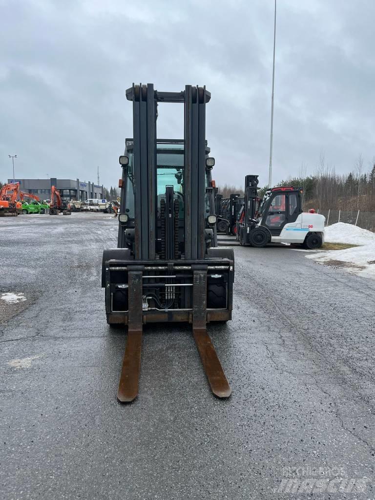 Nissan WG1F4A50Y Tehnika ar dīzeļa dzinēju