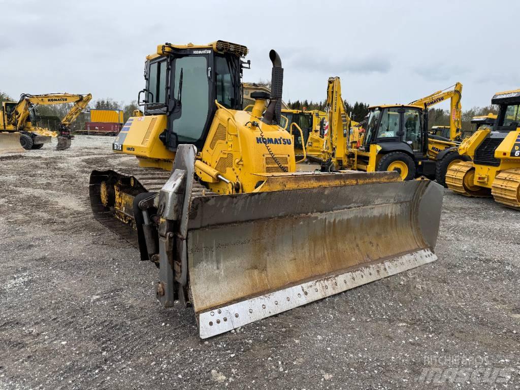 Komatsu D 61 PX-24 Kāpurķēžu buldozeri