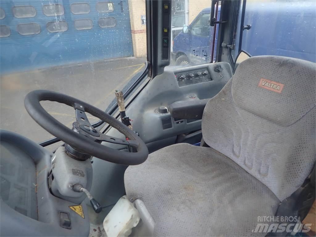Valtra 900 Traktori