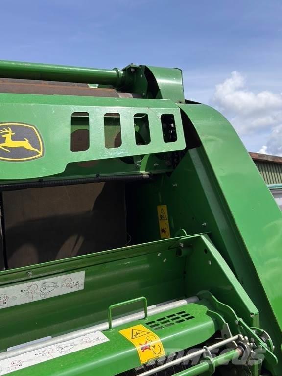 John Deere V461R Rituļu preses